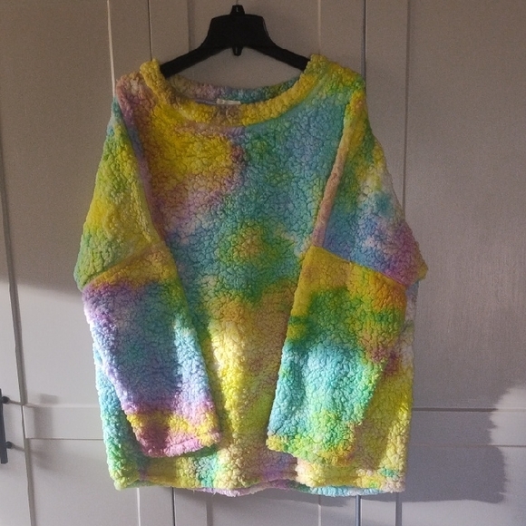 Blumin Sweaters - Plush Pastel Tie-Dye Crewneck Sherpa Pullover - Multicolor